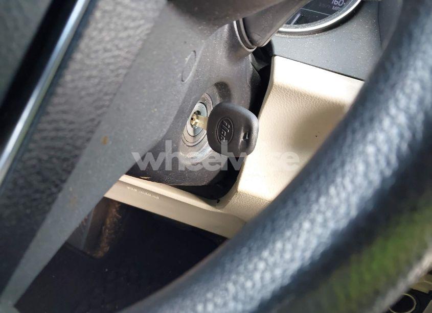 Photo 11 of 2018 Toyota Camry LE (VIN 4T1B11HK9JU614682)