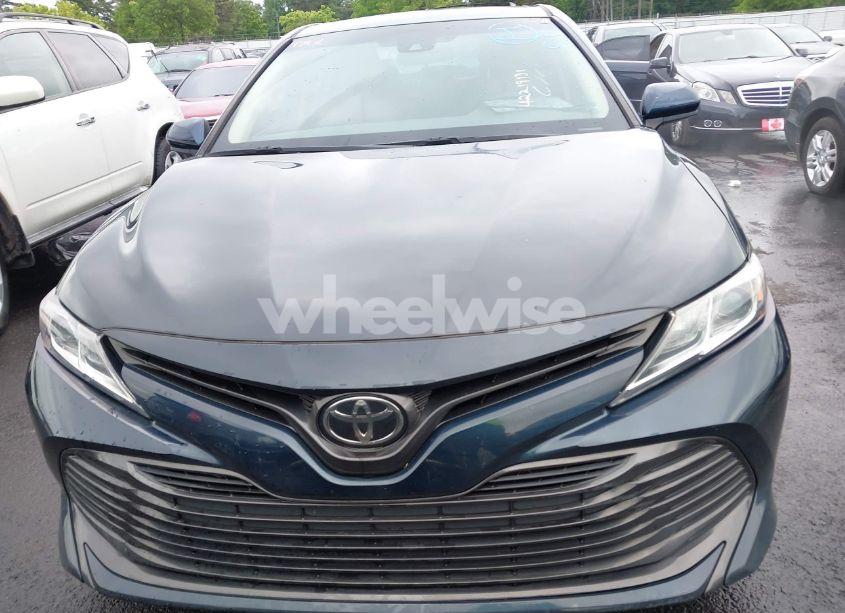 Photo 12 of 2018 Toyota Camry LE (VIN 4T1B11HK9JU614682)