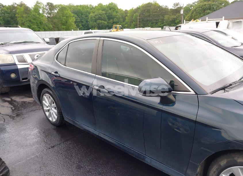 Photo 13 of 2018 Toyota Camry LE (VIN 4T1B11HK9JU614682)