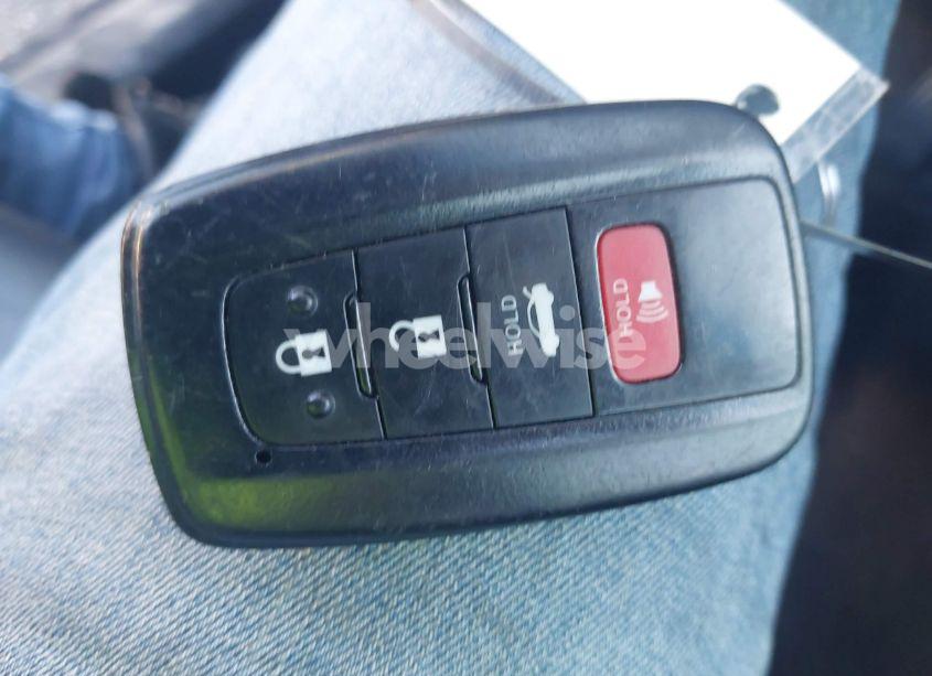 Photo 11 of 2018 Toyota Camry SE (VIN 4T1B11HK9JU626220)