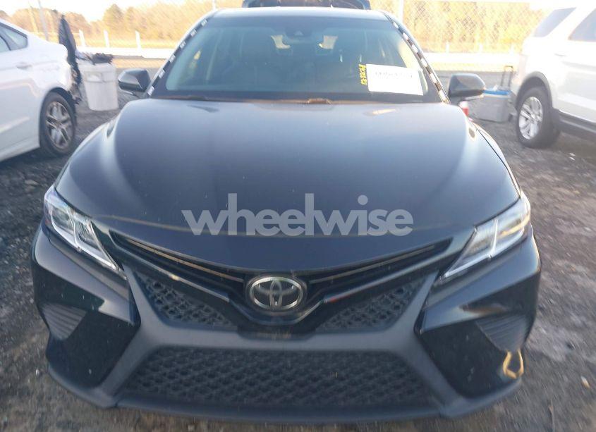 Photo 13 of 2018 Toyota Camry SE (VIN 4T1B11HK9JU626220)