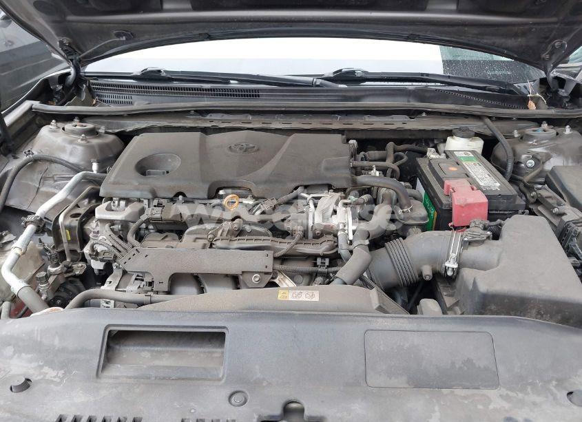 Photo 10 of 2018 Toyota Camry SE (VIN 4T1B11HK9JU643308)