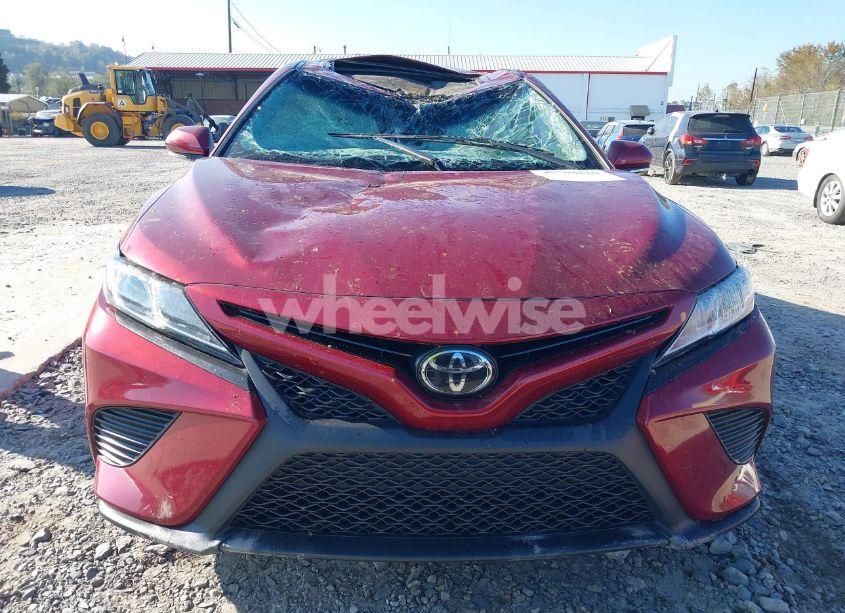 Photo 12 of 2018 Toyota Camry SE (VIN 4T1B11HK9JU655362)