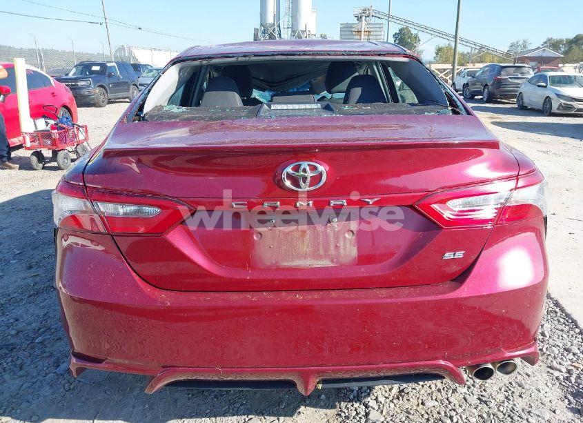 Photo 16 of 2018 Toyota Camry SE (VIN 4T1B11HK9JU655362)