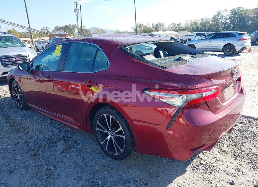 Photo 3 of 2018 Toyota Camry SE (VIN 4T1B11HK9JU655362)