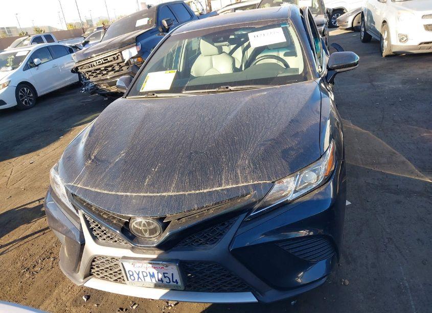 Photo 13 of 2018 Toyota Camry SE (VIN 4T1B11HK9JU656074)