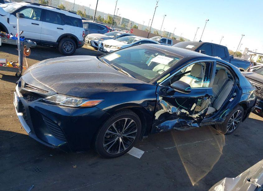 Photo 15 of 2018 Toyota Camry SE (VIN 4T1B11HK9JU656074)