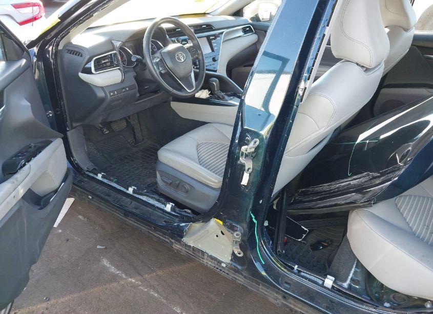 Photo 6 of 2018 Toyota Camry SE (VIN 4T1B11HK9JU656074)