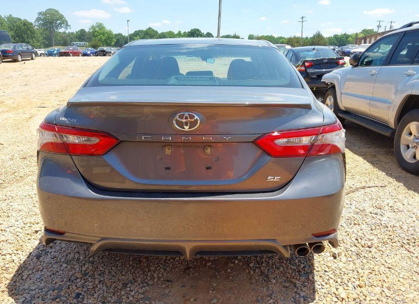 Photo 16 of 2018 Toyota Camry SE (VIN 4T1B11HK9JU665289)