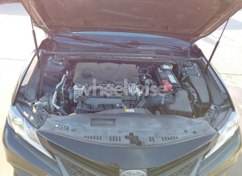 Photo 10 of 2018 Toyota Camry L/LE/XLE/SE/XSE (VIN 4T1B11HK9JU668449)