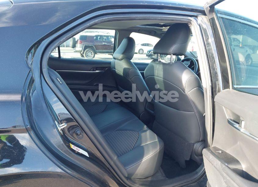 Photo 8 of 2018 Toyota Camry L/LE/XLE/SE/XSE (VIN 4T1B11HK9JU668449)