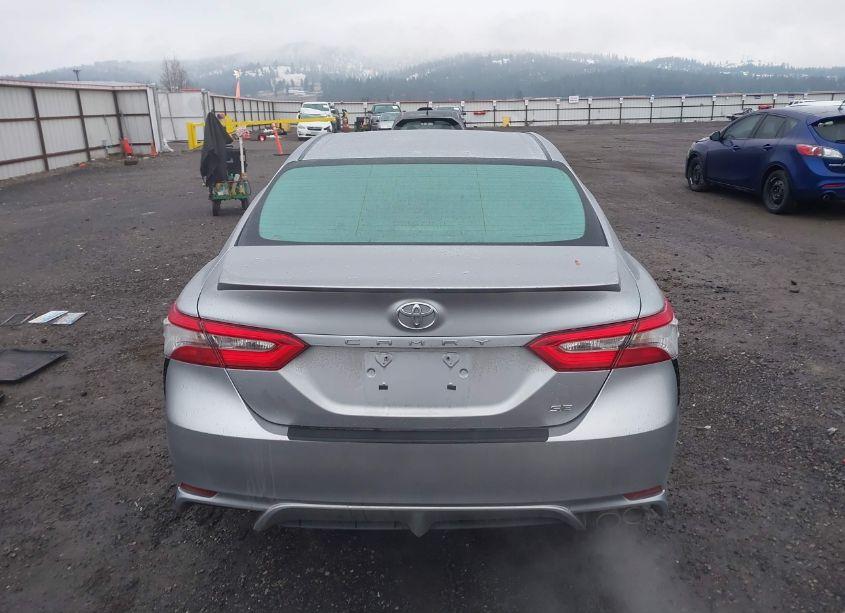 Photo 16 of 2018 Toyota Camry SE (VIN 4T1B11HK9JU678432)