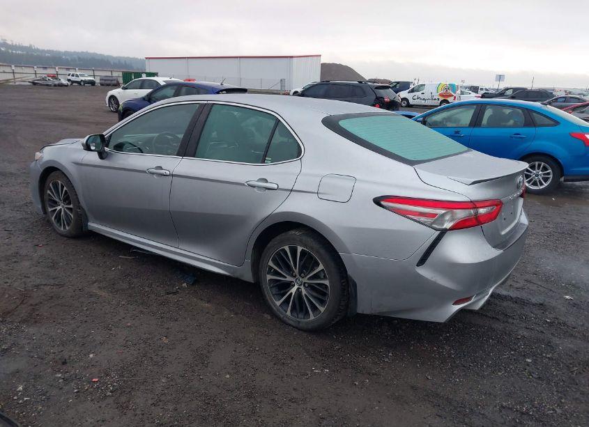 Photo 3 of 2018 Toyota Camry SE (VIN 4T1B11HK9JU678432)