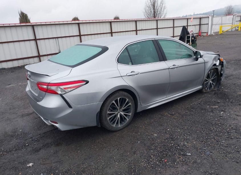 Photo 4 of 2018 Toyota Camry SE (VIN 4T1B11HK9JU678432)