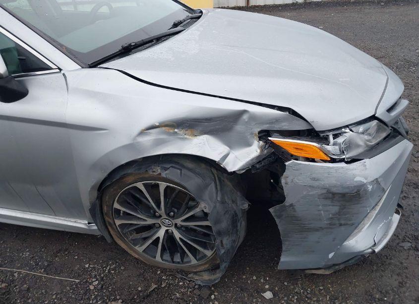 Photo 6 of 2018 Toyota Camry SE (VIN 4T1B11HK9JU678432)