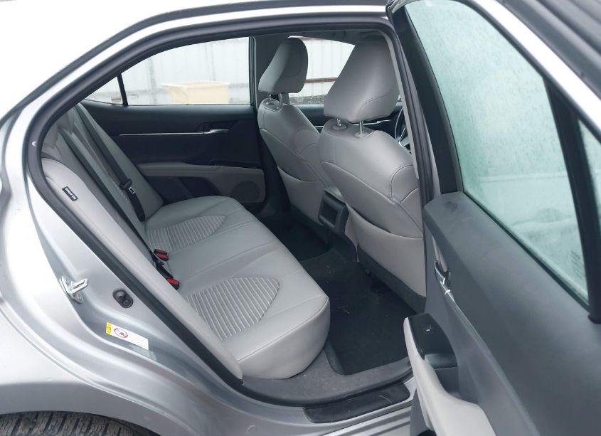 Photo 8 of 2018 Toyota Camry SE (VIN 4T1B11HK9JU678432)