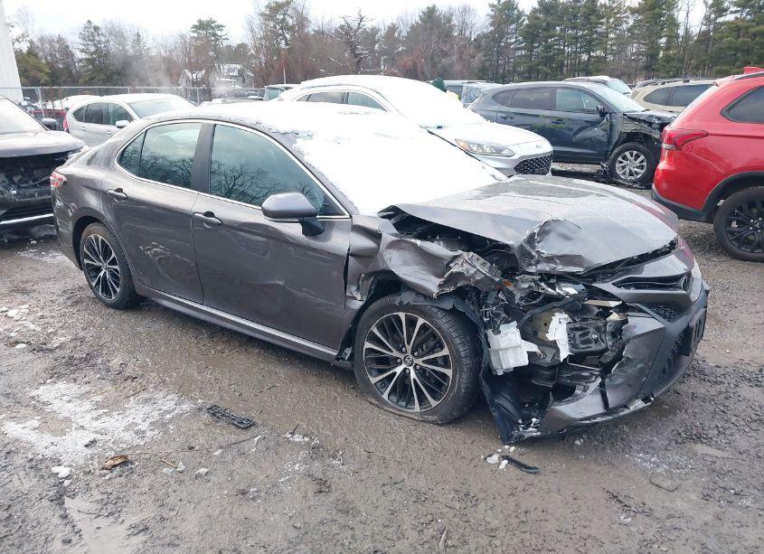 2019 Toyota Camry SE (VIN 4T1B11HK9KU162167) main photo