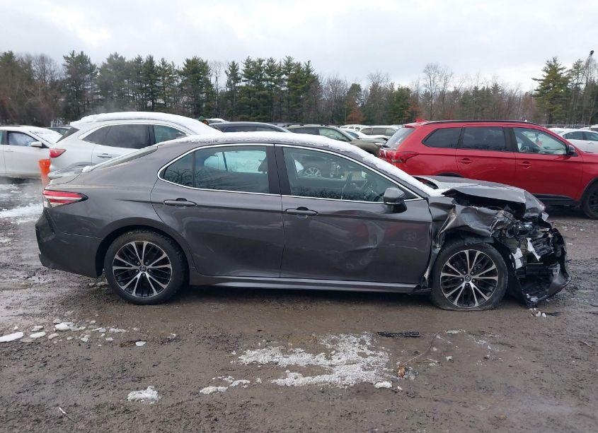 Photo 13 of 2019 Toyota Camry SE (VIN 4T1B11HK9KU162167)
