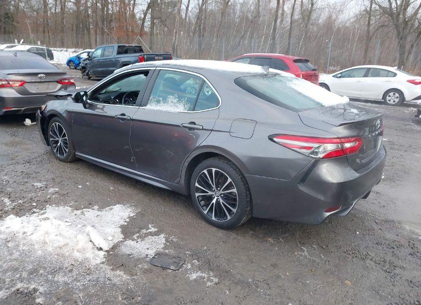 Photo 3 of 2019 Toyota Camry SE (VIN 4T1B11HK9KU162167)