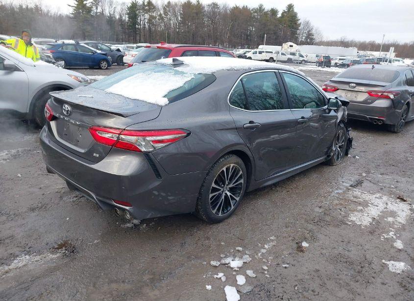 Photo 4 of 2019 Toyota Camry SE (VIN 4T1B11HK9KU162167)
