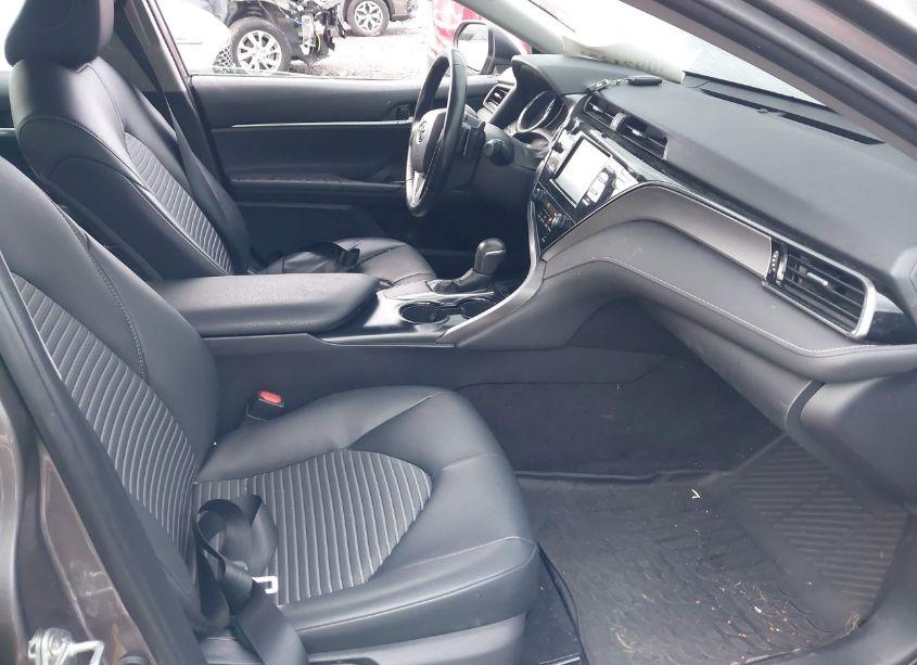 Photo 5 of 2019 Toyota Camry SE (VIN 4T1B11HK9KU162167)