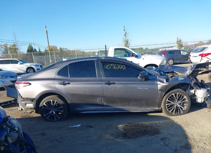 Photo 13 of 2019 Toyota Camry SE (VIN 4T1B11HK9KU169877)