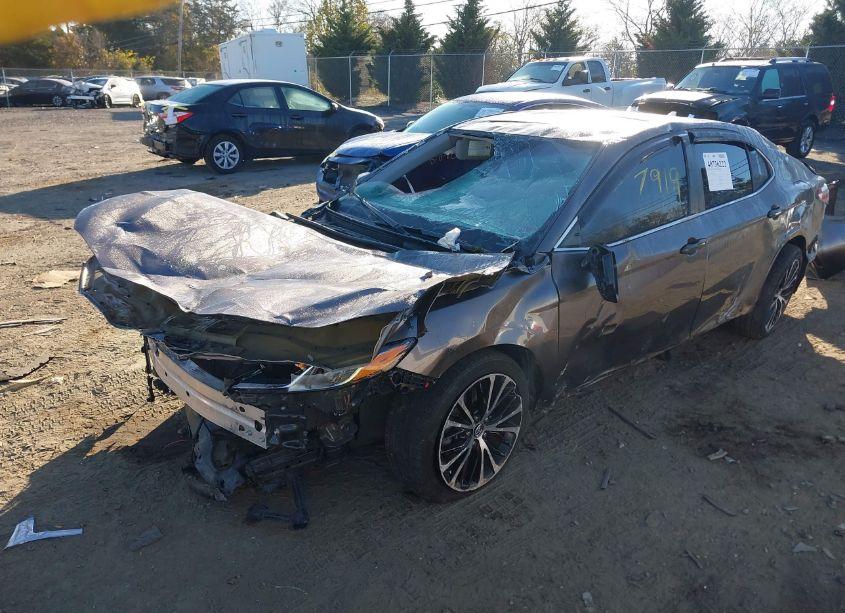 Photo 2 of 2019 Toyota Camry SE (VIN 4T1B11HK9KU169877)