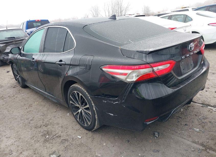 Photo 3 of 2019 Toyota Camry SE (VIN 4T1B11HK9KU174822)