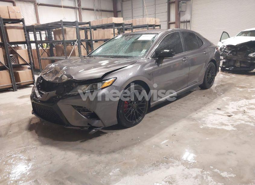 Photo 2 of 2019 Toyota Camry SE (VIN 4T1B11HK9KU178482)