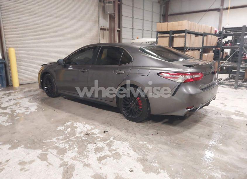 Photo 3 of 2019 Toyota Camry SE (VIN 4T1B11HK9KU178482)