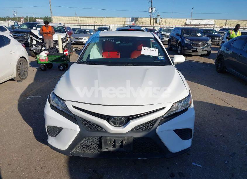 Photo 11 of 2019 Toyota Camry SE (VIN 4T1B11HK9KU208113)
