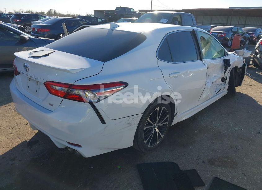 Photo 4 of 2019 Toyota Camry SE (VIN 4T1B11HK9KU208113)