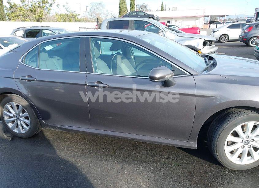 Photo 14 of 2019 Toyota Camry LE (VIN 4T1B11HK9KU241015)