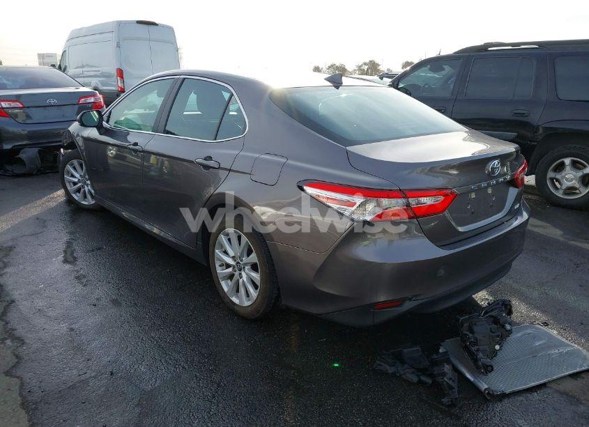 Photo 3 of 2019 Toyota Camry LE (VIN 4T1B11HK9KU241015)