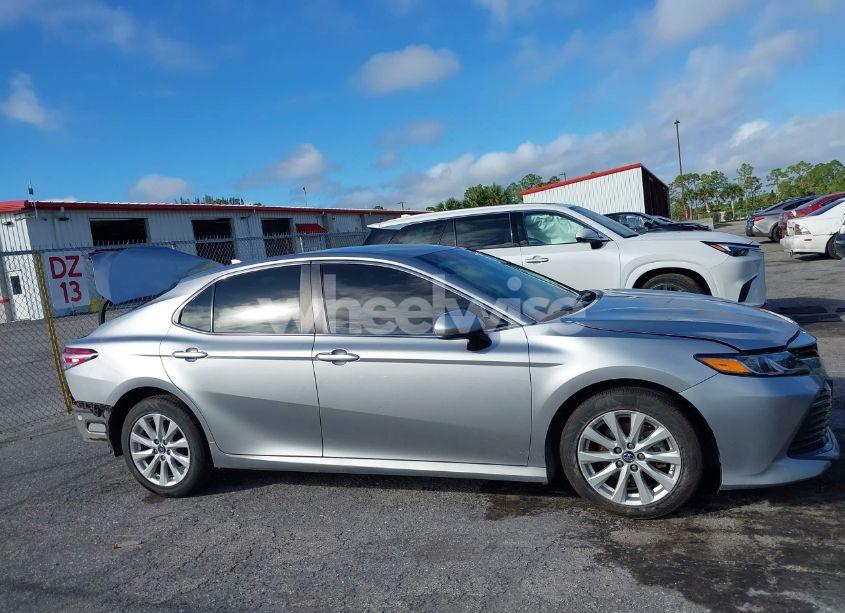 Photo 14 of 2019 Toyota Camry LE (VIN 4T1B11HK9KU241760)