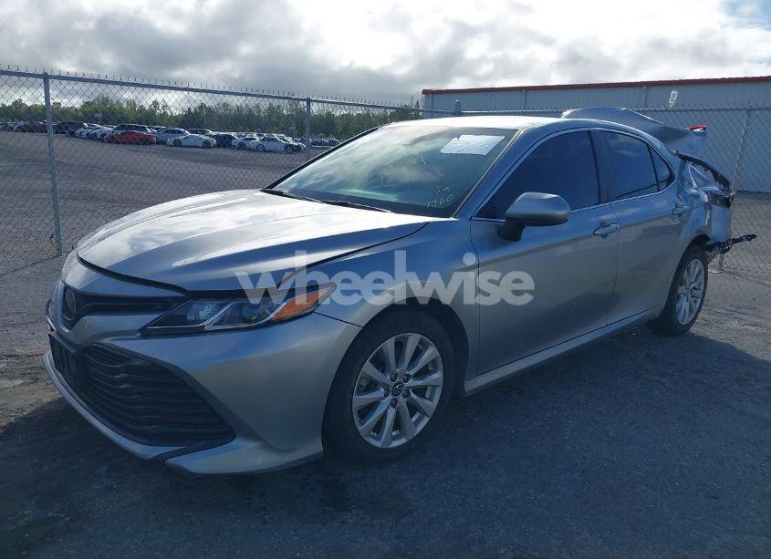 Photo 2 of 2019 Toyota Camry LE (VIN 4T1B11HK9KU241760)
