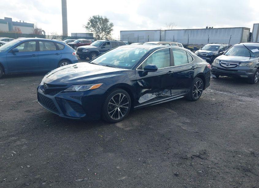 Photo 2 of 2019 Toyota Camry SE (VIN 4T1B11HK9KU244108)