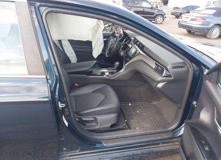 Photo 5 of 2019 Toyota Camry SE (VIN 4T1B11HK9KU244108)