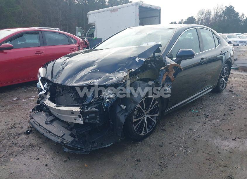 Photo 2 of 2019 Toyota Camry SE (VIN 4T1B11HK9KU245727)