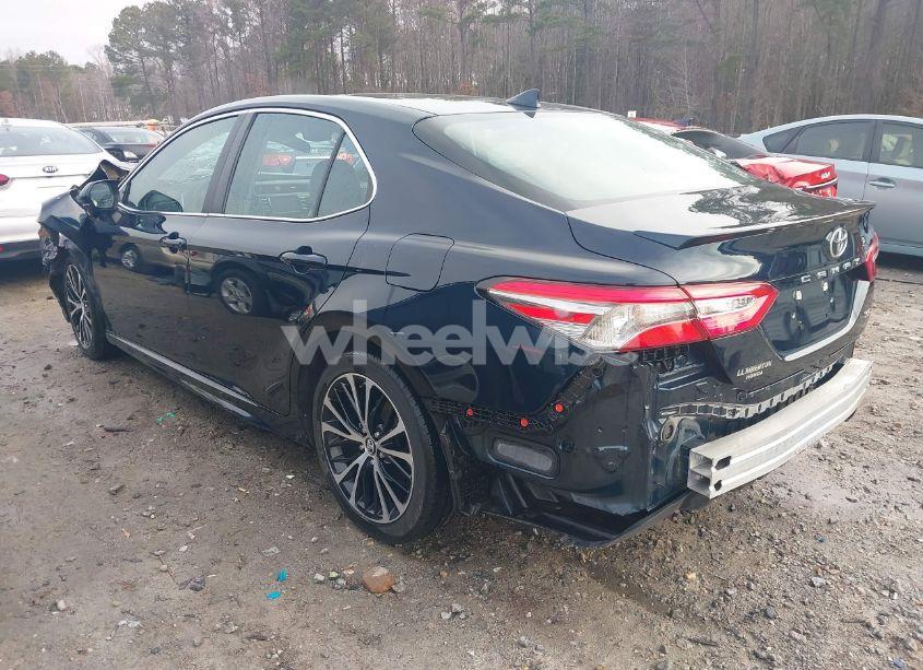Photo 3 of 2019 Toyota Camry SE (VIN 4T1B11HK9KU245727)
