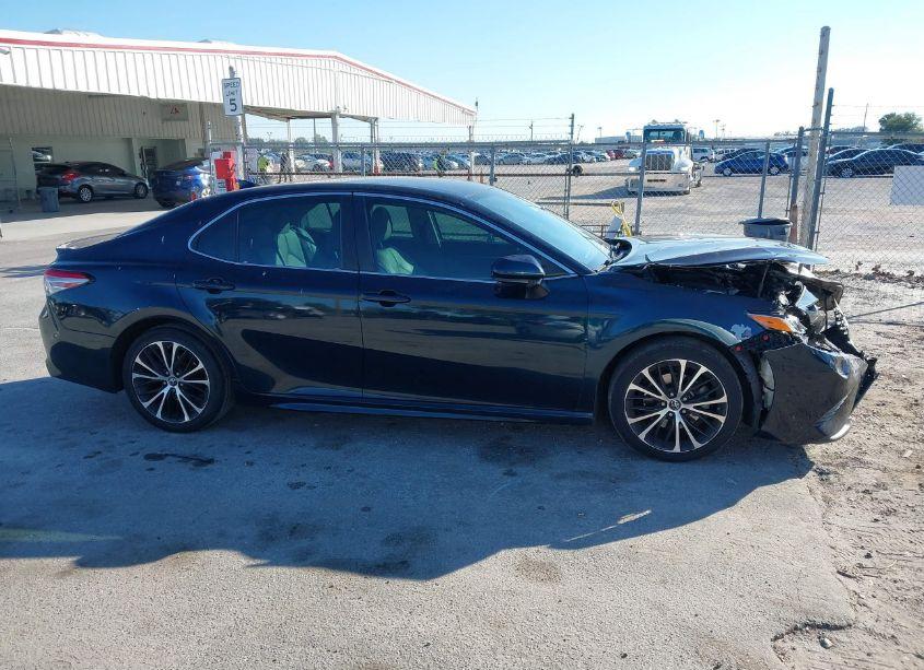 Photo 13 of 2019 Toyota Camry SE (VIN 4T1B11HK9KU266433)