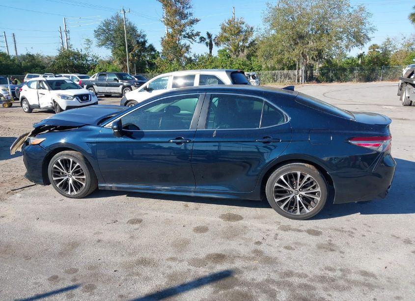Photo 14 of 2019 Toyota Camry SE (VIN 4T1B11HK9KU266433)