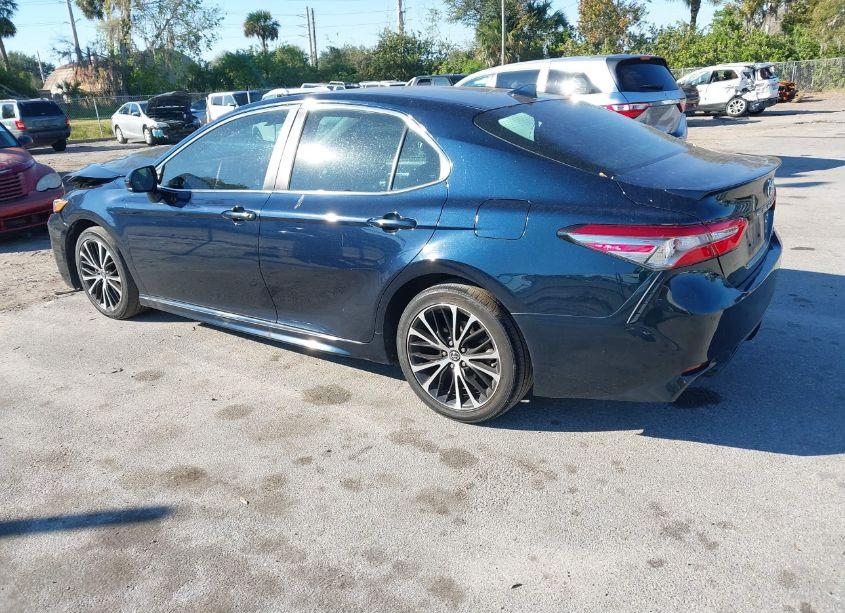 Photo 3 of 2019 Toyota Camry SE (VIN 4T1B11HK9KU266433)