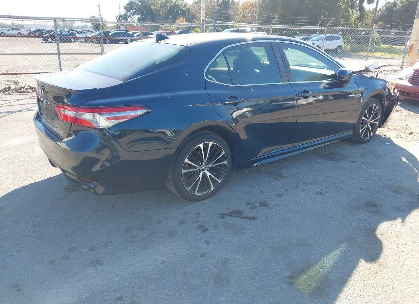 Photo 4 of 2019 Toyota Camry SE (VIN 4T1B11HK9KU266433)