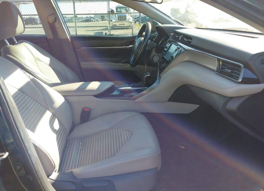 Photo 5 of 2019 Toyota Camry SE (VIN 4T1B11HK9KU266433)