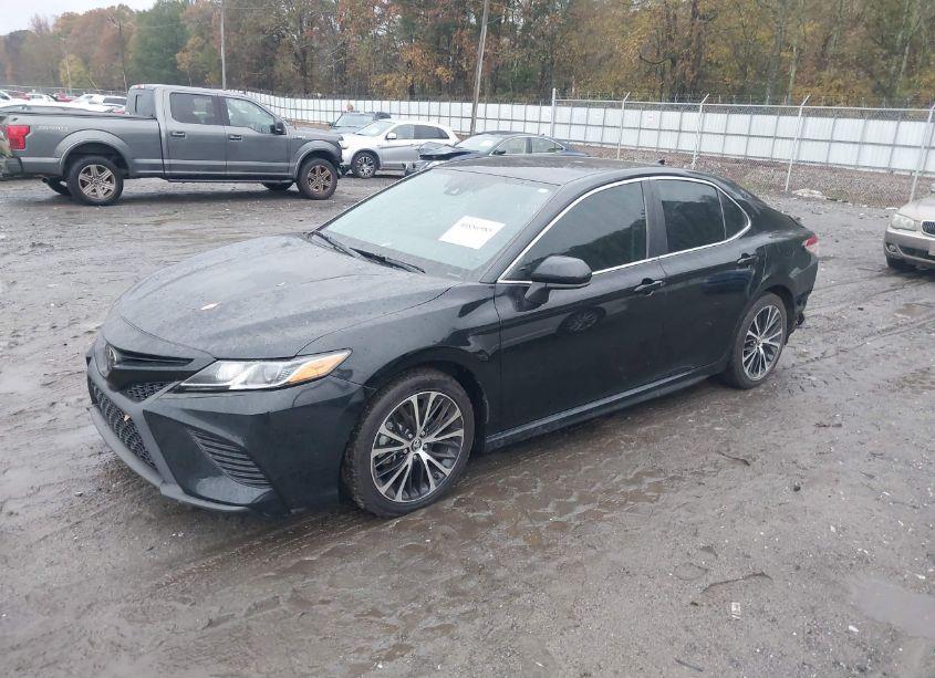 Photo 2 of 2019 Toyota Camry SE (VIN 4T1B11HK9KU277125)