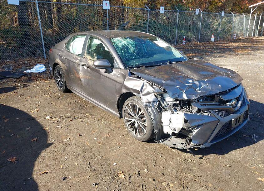 2019 Toyota Camry SE (VIN 4T1B11HK9KU691411) main photo