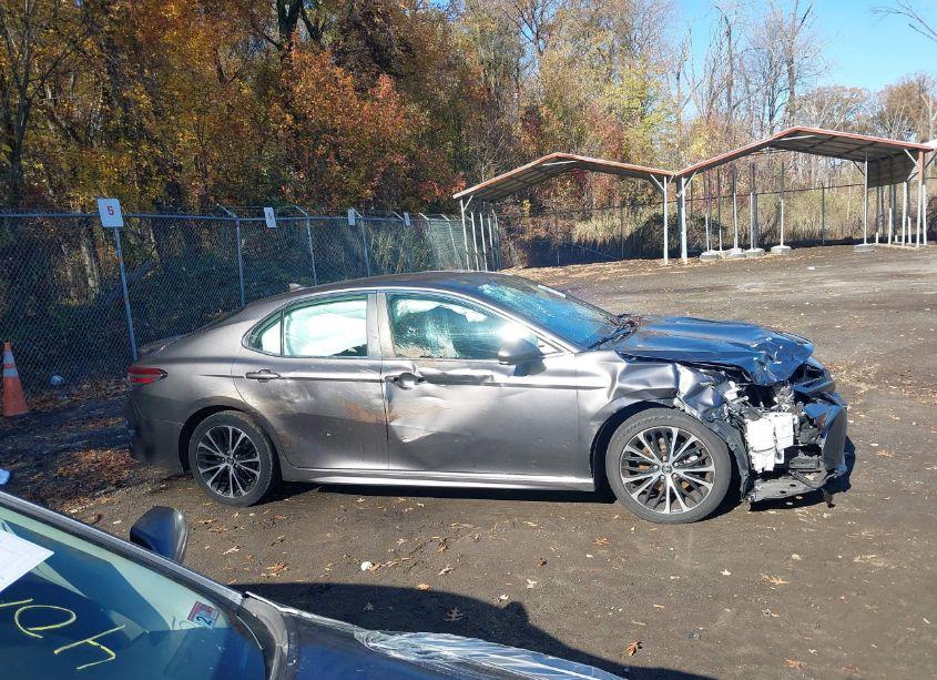 Photo 14 of 2019 Toyota Camry SE (VIN 4T1B11HK9KU691411)