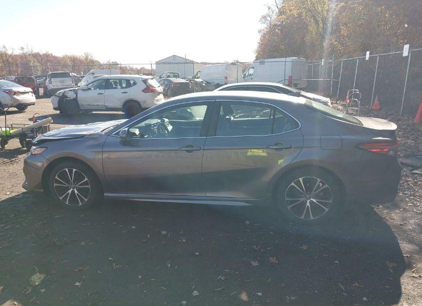 Photo 15 of 2019 Toyota Camry SE (VIN 4T1B11HK9KU691411)