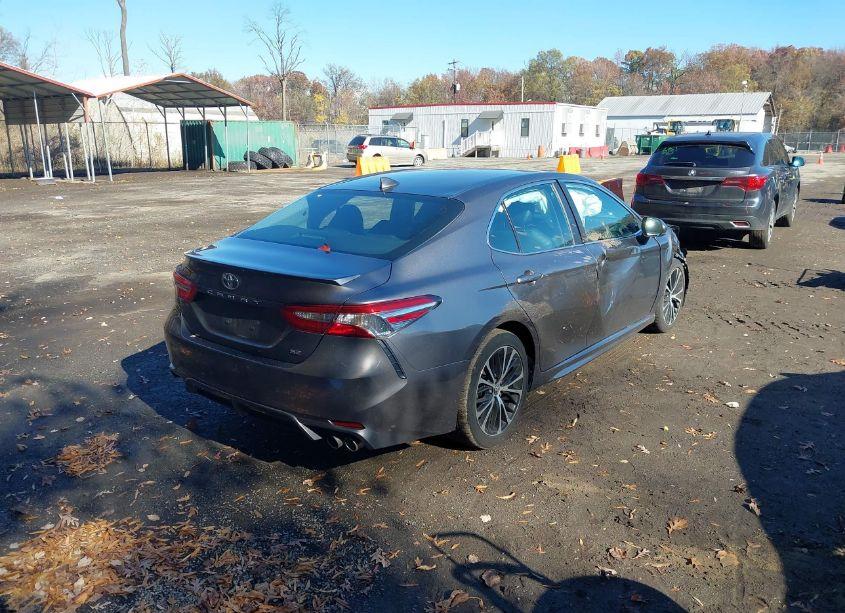 Photo 4 of 2019 Toyota Camry SE (VIN 4T1B11HK9KU691411)
